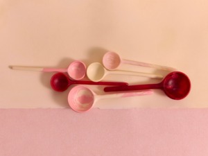 Cuillère en résine époxy de qualité supérieure avec manche décoratif, ustensile de service de cuisine fait main de haute qualité, vaisselle de qualité export - Product Image 5