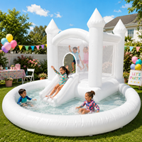 Château gonflable commercial blanc avec toboggan et piscine aquatique pour fêtes d'enfants, événements en plein air et entreprises de location