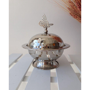 Cuenco de Metal Dorado Martillado de Lujo con Tapa Transparente en Forma de Cúpula, Decoración Islámica de Luna Creciente para Servir en Ramadán, Iftar y Fiestas del Eid - Product Image 3