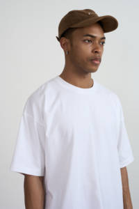 Camiseta Oversize Premium Thumb 100% Algodón Tejido 220 GSM de Alto Gramaje, Ajuste Holgado, Estilo Urbano para Hombre, Estampado Serigrafiado - Product Image 3