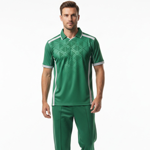 Uniforme de Cricket al Por Mayor de Fábrica, Conjunto Personalizado Sublimado con Cuello en V, Jersey de Cricket de Manga Corta y Pantalones, Corte Atlético - Product Image 5