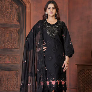 Conjunto de 3 Piezas de Viscosa Pesada con Bordado Romano y Dupatta de Organza, Especial para Eid – Colección Premium de Ropa Modesta para Exportación - Product Image 1