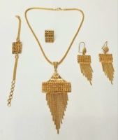 Offre de Gros : Collier Pendentif Plaqué Or 24 carats 4 grammes pour Femme, Nouveau Look, Bracelet, Bague et Boucles d'Oreilles en Or Rempli – Nouvelle Collection Cadeau