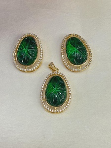 Conjunto de Joyería Tradicional de Piedra Tallada Verde Esmeralda, Chapado en Oro Amarillo de 22K, Collar y Aretes para Mujer - Product Image 2
