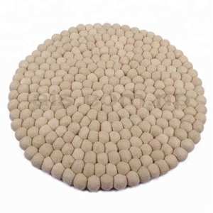 Achetez un tapis en feutre fait main tendance 2026, motif galets, fabricant et exportateur de tapis |   Tapis d'intérieur neutre et écologique - Product Image 3