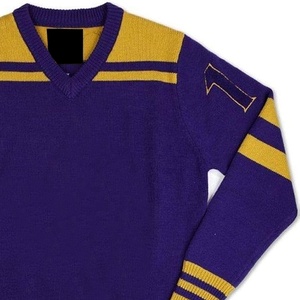 Cardigan en tricot respirant laine/acrylique à rayures pour hommes, style universitaire, avec patchs et lettres personnalisés pour fraternités grecques - Vente en gros - Product Image 5
