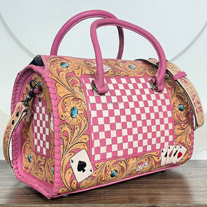 กระเป๋าเดินทางหนังแท้ลายดอกไม้และลายการ์ด ขนาดใหญ่ รุ่น Speedy Bag ปี 2026 จากโรงงานโดยตรง พร้อมลายตารางหมากรุกสีชมพูและสีขาว - Product Image 5