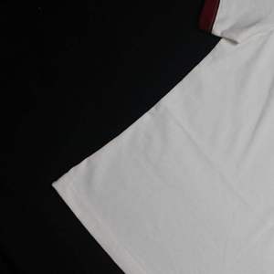 T-shirt en coton lourd personnalisé de qualité supérieure, col rond, manches courtes, toucher doux, coupe ajustée, fabriqué au Vietnam, fournisseur vérifié - Product Image 5
