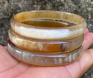 Brazalete de Cuerno Natural Hecho a Mano, Pulido, de Cuerno de Búfalo, Joyería Étnica - Product Image 5