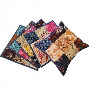 Fundas de cojín de algodón patchwork hechas a mano exclusivas, fundas de cojín bordadas tradicionales indias hechas a mano, estilo boho. - Product Image 1