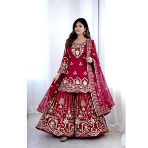 Ensemble Sharara prêt-à-porter en Faux Georgette avec broderie et travail de sequins, modèle de créateur pour femme - Product Image 1