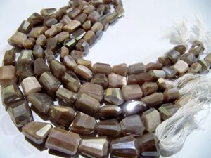 Perles de pierre de lune naturelle en forme de pépite, finition argentée AB mystique, brin de 8 pouces - Product Image 1