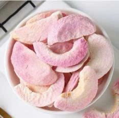Trozos de durazno liofilizados de alta calidad de Vietnam para mezclas de cereales y para realzar las texturas de deliciosas recetas de postres. - Product Image 2