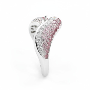 Anillo de Moissanita Rosa de Corte Esmeralda con Engaste de Garras, Certificado GRA, Plata de Ley S925, Diseño Curvo Ondulado con Pavé, Anillo de Cóctel Fino para Mujer - Product Image 3