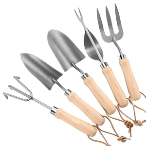 Ensemble d'outils de jardinage manuels en acier avec manche en bois, comprenant une truelle, un cultivateur et une fourche, pour la plantation et l'entretien du sol - Product Image 6