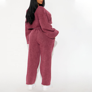 Conjunto de 2 piezas de forro polar lavado transpirable para mujer, top corto de cuello redondo y pantalones de pierna ancha, color rojo liso, ajuste holgado, ropa casual de invierno para estar en casa - Product Image 2