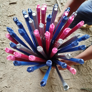 Balai en PVC couleur bois d'eucalyptus, fabriqué au Vietnam, avec filetage italien, écologique, portable et léger - Product Image 1