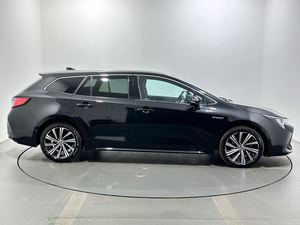 Corolla 2021 1.8, Tracción en las Cuatro Ruedas, Touring Sport, Asientos Traseros con Tapicería de Tela Negra y Detalles en Cuero - Product Image 2