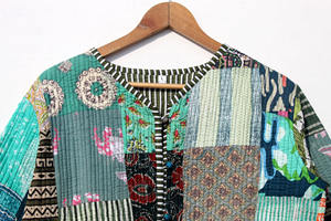 Fabricante y mayorista de chaquetas acolchadas, chaqueta reversible de algodón, abrigo reversible de patchwork, abrigo de exterior, regalo para ella. - Product Image 3