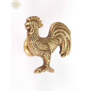 Pomo de puerta de gallo pequeño hecho a mano de 2 pulgadas en latón decorativo para el hogar y artículo de decoración de puerta hecho en La India - Product Image 1