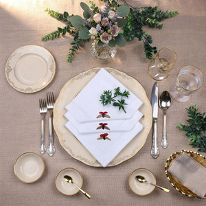 Serviette de table carrée classique en coton personnalisée, brodée de coccinelles, durable, réutilisable, lavable en machine, avec ourlet festonné, pour la maison et les mariages - Product Image 5