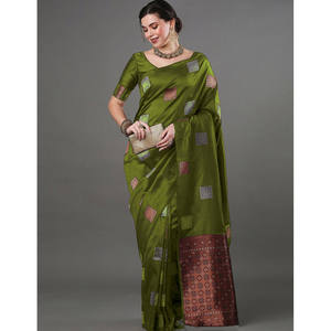 Moda Banarasi seda Zari tejido sari con blusa sin costuras verde - Product Image 1