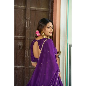 Lehenga Choli Morado de Chinon con Lentejuelas y Bordados Intrincados, Estilo Indio, Tallas XL, Diseño de Diseñador - Product Image 3