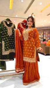 Traje Sharara de Diseño Indio-Pakistaní para Mujer – Conjunto de Fiesta con Bordado Pesado y Lentejuelas - Product Image 2