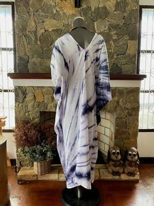 เดรสยาวไซส์ใหญ่ ผ้าเรยอนย้อมสีอินดิโก้ ชิโบริ ไทได ทรงหลวมพลิ้วสบาย เหมาะสำหรับใส่ไปเที่ยวพักผ่อน - Product Image 6