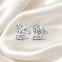 Geometrische Blumen-Ohrstecker Brillantschliff Moissanit Versilbert Damen Hochzeitsschmuck Krappenfassung Trendiger Stil