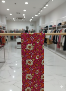 Tela Popelina Peinada Ligera, Transpirable, Orgánica y Ecológica con Estampado Floral para Ropa de Niños y Niñas - Product Image 2