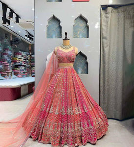 Vestido Tradicional Indio de Diseño Moderno y Atractivo para Fiestas y Bodas, Lehenga Choli de Tela Faux Georgette, Completamente Cosido - Product Image 1