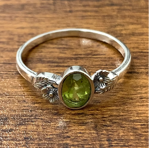 Flower Pattern Handmade <b>Peridot</b> <b>Ring</b> (2.2 Grams) Anti Tarnish Jewellery Customizable Size for Unisex Wear - Product Image 3