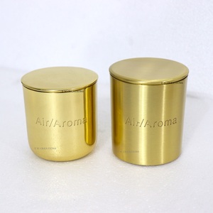 Bocaux à bougies vides de luxe à finition brillante, faits à la main, avec couvercles métalliques gravés du logo personnalisé, écologiques et résistants à la chaleur pour Noël - Product Image 4