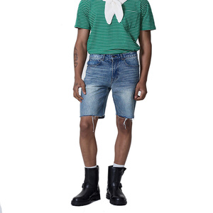 Shorts en jean personnalisés pour hommes, fabriqués en usine OEM, respirants, vintage, coupe droite, avec patch brodé, taille mi-haute, bleu délavé pour l'été - Product Image 1