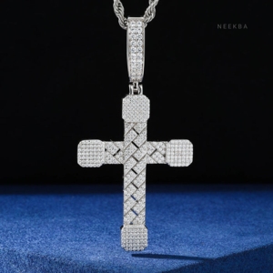 Pendentif Croix en Argent Sterling 925 avec Moissanite, Motif Tressé Givré, Fait Main - Product Image 3