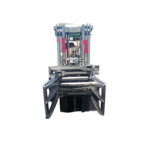 อุปกรณ์หนีบฟางแบบ Heavy Duty สำหรับรถตักและรถแทรกเตอร์ - Product Image 1