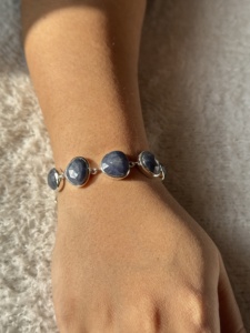 สร้อยข้อมือ unisex สไตล์วินเทจเทรนด์ใหม่กำไลข้อมือเงินแท้925แซฟไฟร์หินสีดำสร้อยข้อมือผู้ชายชุบเงิน - Product Image 5