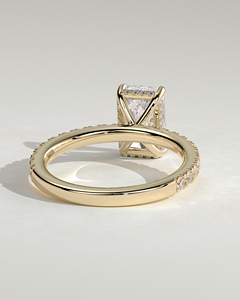 แหวนเพชรเม็ดเดี่ยวทรงเรเดียนท์คัท 4.5 กะรัต ทองคำแท้ 14K แบบ 4 กรงเล็บ ประดับเพชรแล็บโกรว์ พร้อมวงแหวนเพชร E-VVS2 ประดับแบบพาเว่ ฮีโลแบบซ่อน - Product Image 4