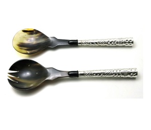 Meilleures ventes : Ensemble de 2 cuillères à salade en corne, fabriquées à la main à partir de corne de buffle naturelle, à prix abordable - Product Image 1