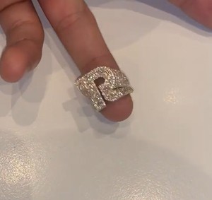 เครื่องประดับเงินแท้ 925 ชุบทอง 18K ประดับเพชรโมอิสซาไนต์ แหวนตัวอักษรสำหรับทุกเพศ สไตล์ฮิปฮอป - Product Image 1