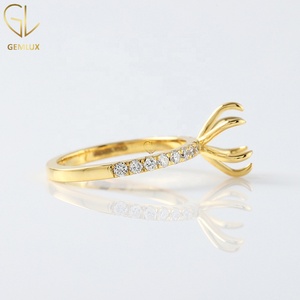 Anillo de Oro de 14k con Montura Semicompleta, Diamante Moissanita de Corte Redondo con Anillo de Acento - Product Image 4