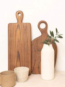 Tabla de cortar de madera rectangular con asa, acabado natural, diseño de hoja tallada, bloque de corte para cocina, utensilios de cocina, decoración para mesa. - Product Image 5