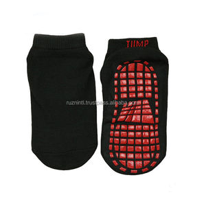 Chaussettes en coton doux et respirant avec un design confortable qui évacue l'humidité pour un usage quotidien décontracté et des activités sportives - Product Image 4