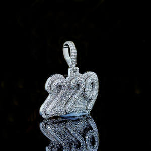 จี้เพชรโมอิสซาไนต์แบบกำหนดเอง ชุบโรเดียม เงินแท้ 925  จี้ฮิปฮอป ของขวัญสำหรับผู้ชายหรือแฟนหนุ่ม - Product Image 1