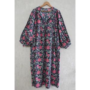 Vestido Maxi Hecho a Mano 100% Algodón con Estampado Floral, Cuello en V y Mangas Abullonadas para Mujer, Estilo Formal Regular para Fiestas de Verano - Product Image 3