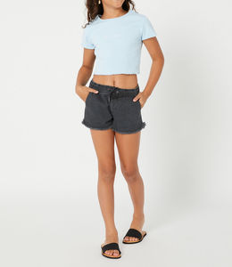 Shorts de mezclilla para mujer de alta calidad, diseñados para brindar comodidad, flexibilidad y un estilo urbano moderno, perfectos para todas las ocasiones. - Product Image 3