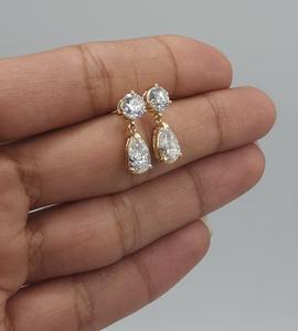 Boucles d'oreilles pendantes à deux pierres en or massif 14 carats avec diamants de laboratoire de 2,60 carats, taille poire et ronde, pour femme, idéales pour les occasions festives - Product Image 3