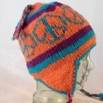 Bonnets d'hiver à rabats pour les oreilles, tricotés à la main, 100% laine, avec motif à carreaux et broderie artisanale, pour un usage décontracté, en couleurs personnalisées - Product Image 3