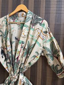 Bata Kimono de Algodón Floral de Lujo para Mujer, Ligera y Suave, Hecha a Mano con Estampado Digital, Cuello en V, Cierre con Cordón, Transpirable - Product Image 3